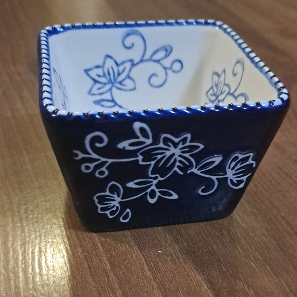 Temp-Tations Blue and White Ceramic Bowl - Picture 4 of 4